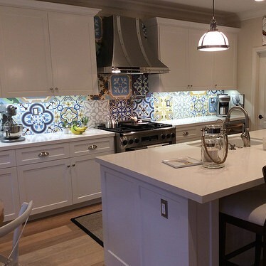 Patchwork-design-eye-catching-backsplash-2